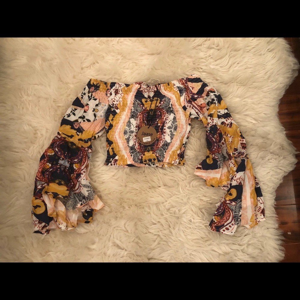 Jaase  crop top sz M NWT
